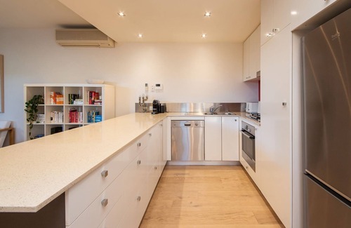 Hampton Apartment | Heart of Hampton by the Beach