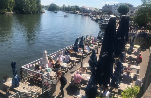 Henley-on-Thames Apartment | Heart Of Henley 2 Bed Luxurious Apartment Marlow Suite