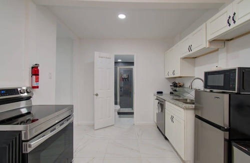 Greater East End Apartment | Heart of Houston - 2-BD/1-BA with Yard