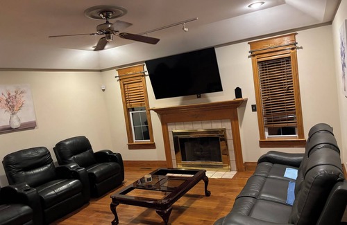 Joplin House | Heart of Joplin favorite spot.nHighly rated vacation home .nPerfectly located