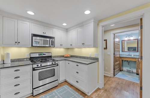 Leland House | Heart of Leland, walk to everything!