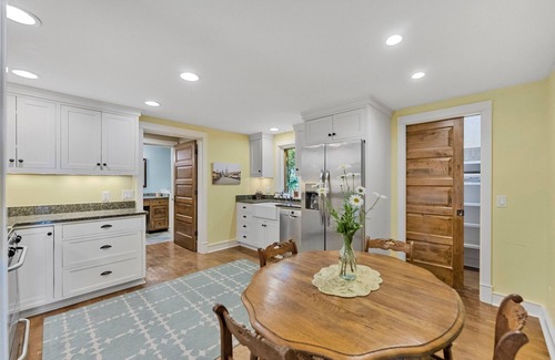 Leland House | Heart of Leland, walk to everything!