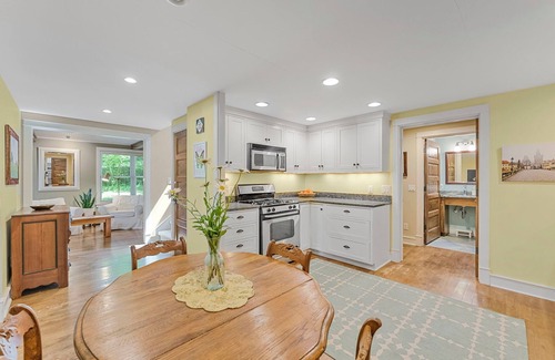 Leland House | Heart of Leland, walk to everything!