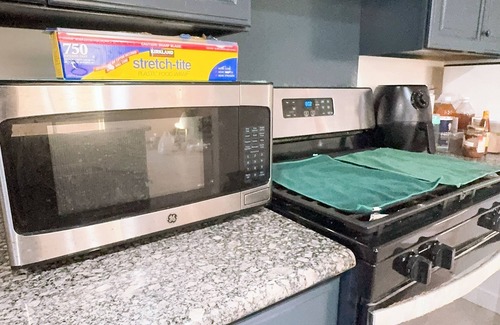 Westminster House | Heart of Little Saigon. n15 mins to the beachnSoothing 2-bedroom in Westminster