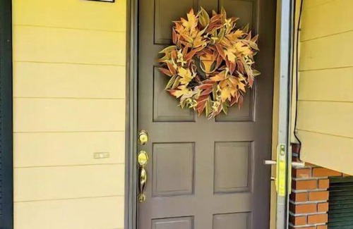 Riviera House | Heart of Milwaukie- Plush Comfort & Great location