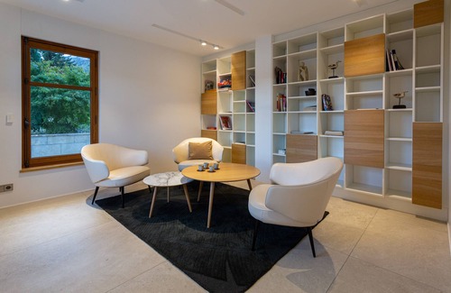 Veyrier-du-Lac House | Heart of Mount Veyrier Estate