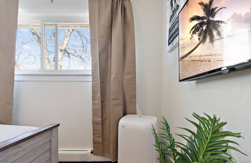 Northeast Minneapolis Arts District Apartment | Heart of Mpls Art District 2 Bedroom Home w Balcony