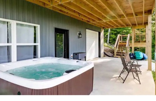 Lindseyville House | *Heart of Nolin Lake*Hot Tub*Balcony*Lake Front*
