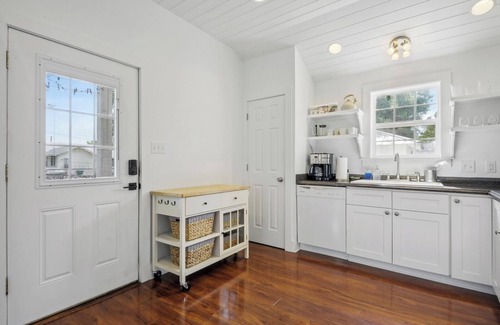 Bay St Louis Cottage | Heart of Old Town, Bike/Walk to Beach/Shops/Dining/Bars, Perfect Location
