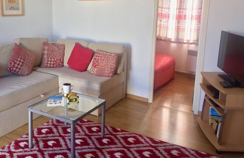 Olonzac House | Heart of Olonzac, overlooking market, Private sunny rooftop terrace