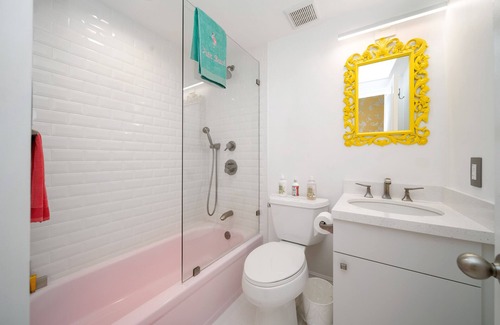 Palm Beach - West Palm Beach Hotel | Heart of Palm Beach - free parking included, security safe, next to Breakers