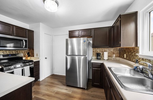 Pflugerville House | Heart of Pflugerville: Charming 4 BR Home w/Grill & Prime Location!