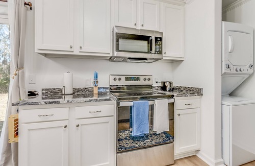 Pooler House | Heart of Pooler - 3 Bedroom 1 Bathroom