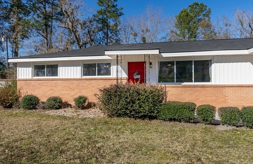 Pooler House | Heart of Pooler - 3 Bedroom 1 Bathroom