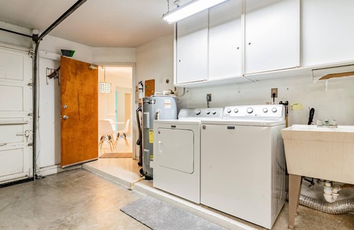 Southgate Villa | Heart of Sarasota: Remodeled 3 bedroom pool villa 2.8 Miles from Siesta Key