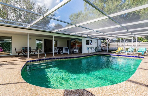 Southgate Villa | Heart of Sarasota: Remodeled 3 bedroom pool villa 2.8 Miles from Siesta Key