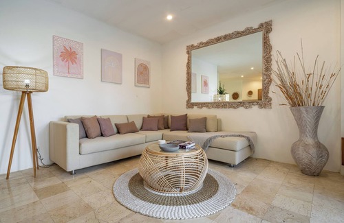 Petitenget Apartment | Heart of Seminyak 2 bed 2 bath 2 pools super quiet. Walk to Seminyak beach