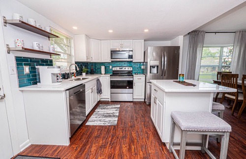 Lakeland House | Heart of South Lakeland in adorable neighborhood!