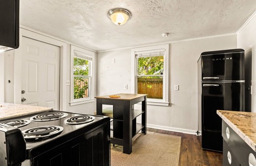 Historic Uptown Apartment | Heart of the City Hideaway 1 bed, 1 bath