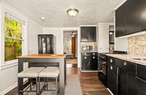 Historic Uptown Apartment | Heart of the City Hideaway 1 bed, 1 bath