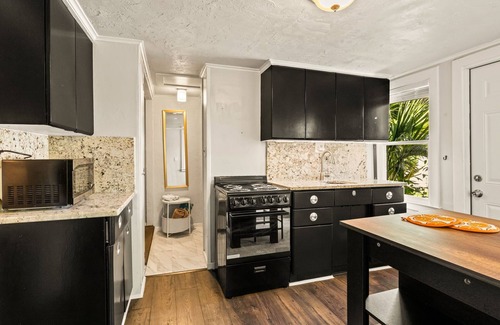 Historic Uptown Apartment | Heart of the City Hideaway 1 bed, 1 bath