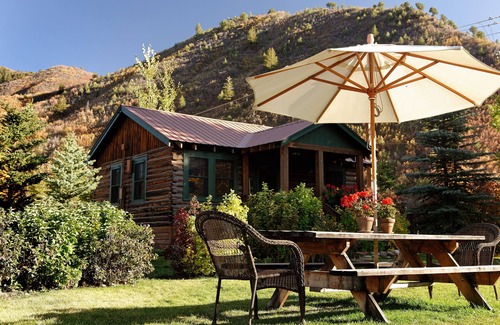Snowmass Cabin | Heart of the Roaring Fork River | Catch the bus to ski Aspen