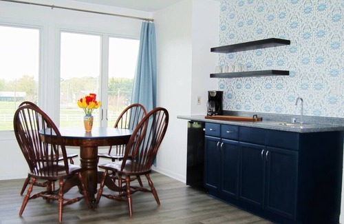 Tilghman House | Heart of Tilghman Island | Pet Friendly | Perfect for Weddings Guests & Families