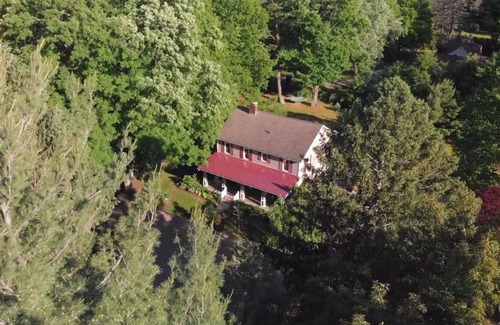 Saugatuck House | Heartland House - Everything You Need For the Perfect Getaway!