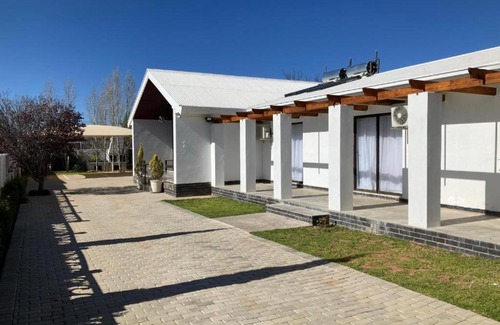De Aar House | Hearts Haven