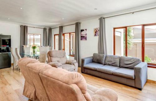 Lone Hill House | Heartwood haven