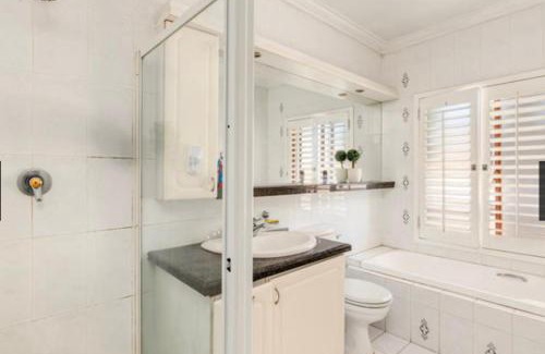 Lone Hill House | Heartwood haven