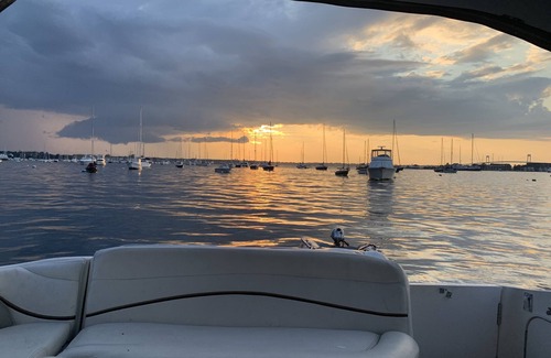 Fox Point Boat Rental | Heated Boat Experience - Heart of Providence