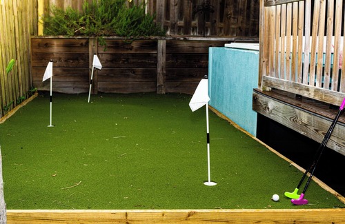 St. Augustine House | Heated Cocktail Pool, Putt Putt, Bowling, BBQ, Nintendo, Ping Pong, Pet Friendly