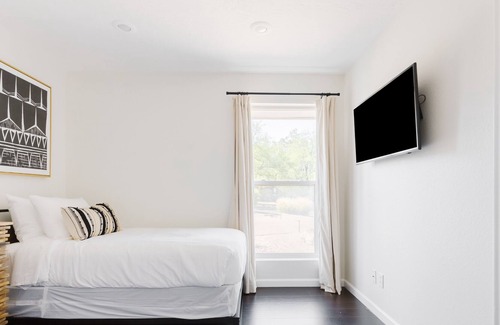 La Tierra Estates House | Heated pool!! A modern home in the heart of Scottsdale