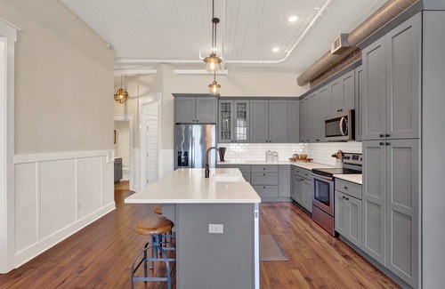 Historic District - North Apartment | Heated Pool Access | 5*Clean | Flex Cancelation