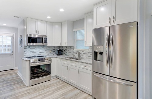Savannah Beach House | Heated Pool Access | 5*Clean | Flex Cancelation