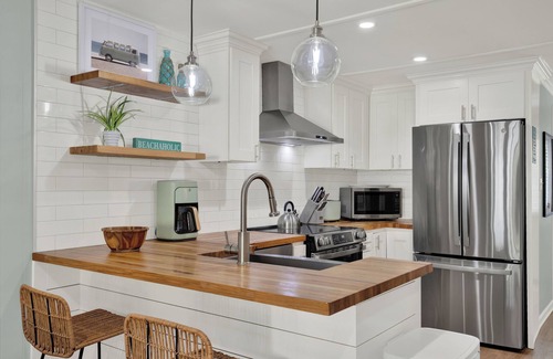 Savannah Beach Cottage | Heated Pool Access, Walk to Beach and More!