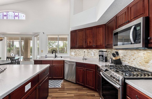 Arrowhead Ranch House | Heated Pool and Spa Spacious 4-bedroom home in Glendale, AZ