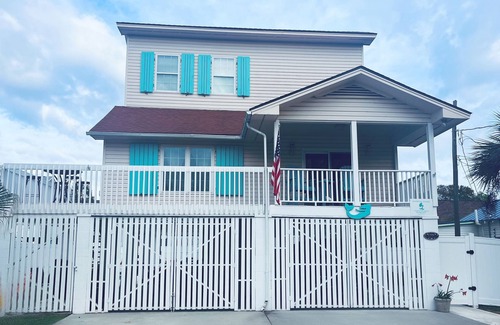Tybee Island House | Heated pool at the Heart of Tybee. Walk or bike everywhere 8 bikes for guest.