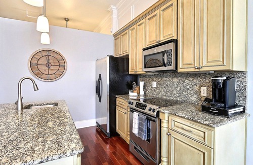 Historic District - North Condo | Heated Pool, Broughton Street Rental