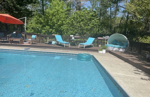 Marietta House | Heated Pool - East Cobb -Braves Stadium - Large Family House -Chez Melet