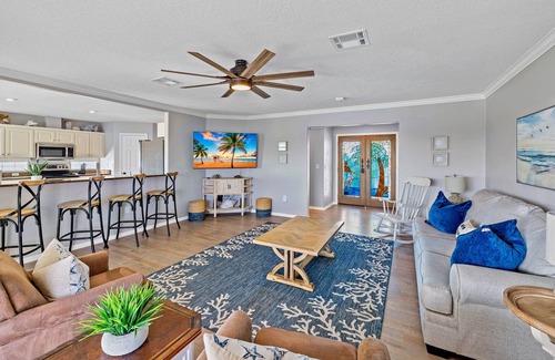 Spring Hill House | Heated Pool/Gym/Games/Waterfront