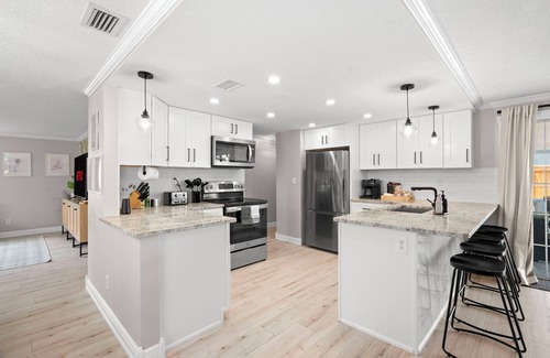 Port Richey House | Heated Pool Home +Guest House! Mini Golf+Game Room
