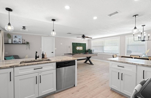 Port Richey House | Heated Pool Home +Guest House! Mini Golf+Game Room