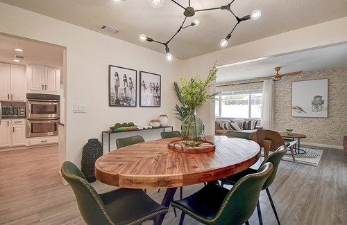 Seminole Villa | Heated Pool Home w Lanai Firepit - 6 Min 2 Beach