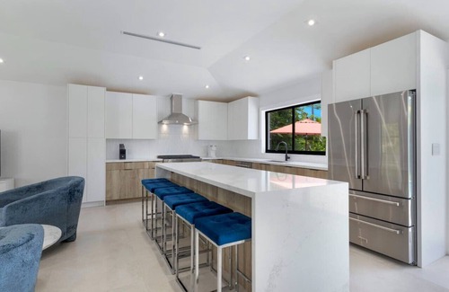 Delray Beach Apartment | Heated Pool, Hot Tub, Pickleball & Putting Green