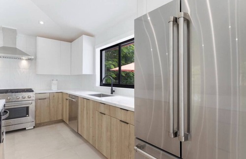 Delray Beach Apartment | Heated Pool, Hot Tub, Pickleball & Putting Green