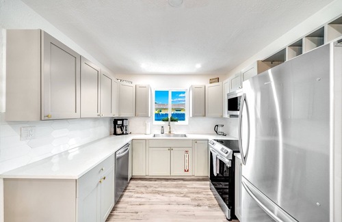 Dania Beach House | Heated Pool + Hot Tub! Close 2 Beach & Shops!