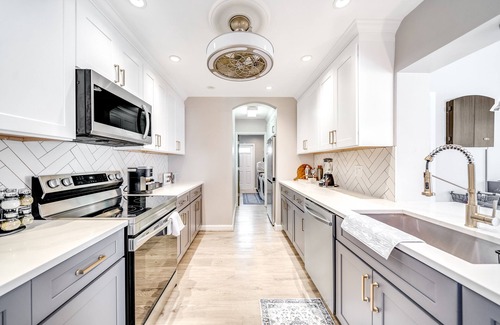 Imperial Point House | Heated Pool & Hot Tub! Air Hockey+Close To Beach!