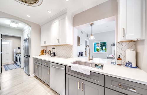 Imperial Point House | Heated Pool & Hot Tub! Air Hockey+Close To Beach!
